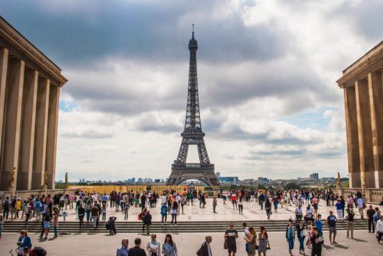 Syndrome de Paris : Quand la joie de voyager se transforme en frustration et déception…