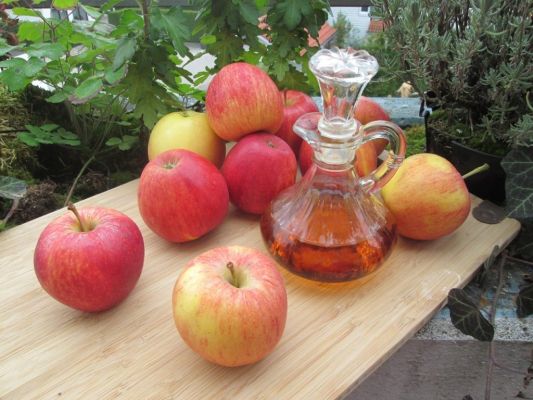 Utilisations médicales , domestiques et cosmétiques du vinaigre de cidre de pomme