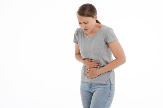 ulcère gastrique : 11 symptômes et signes à surveiller